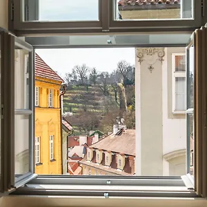 Aparthotel Primavera - Castle View 