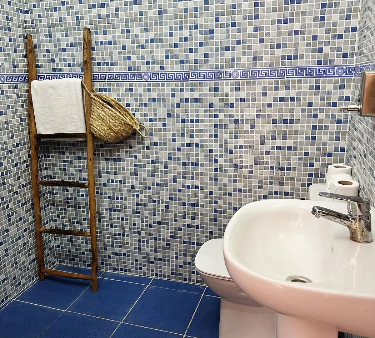 מרקש Riad Mamahouse 4*,